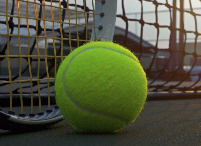 كرة التنس'