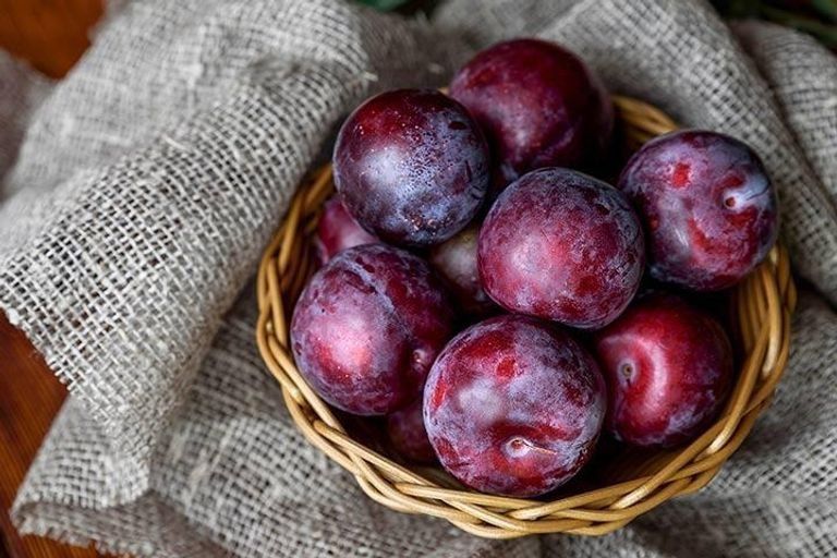 173-103304-many-health-benefits-plums-2