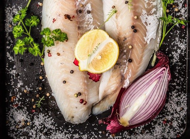 أفضل الأطعمة الغنية بالبروتين لفقدان الوزن - سمك الهلبوت'