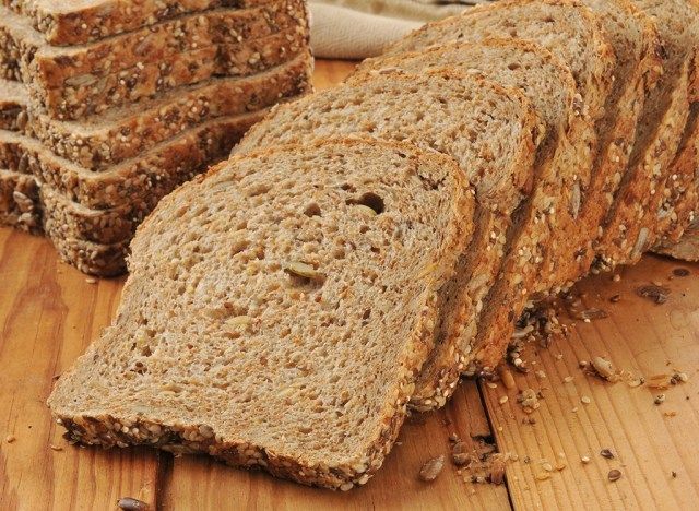 خبز الحبوب المنبثق - أفضل الأطعمة لصحة الأمعاء'